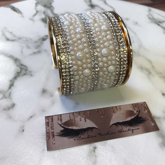 ‼️ Gold Silver Rhinestone Pearl Cufflet Bracelet - Picture 4 of 8